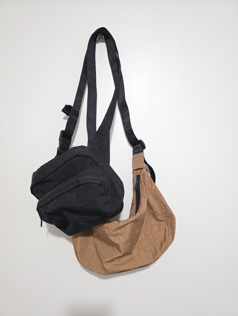 Baggu Starter Pack. Medium Crescent Brown And Black Fanny Pack